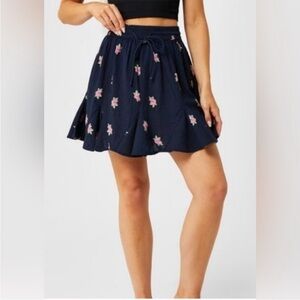 NWT‎ Vero Moda Y2K Style High Waist Navy Floral Flounce Mini Skirt Women’s M